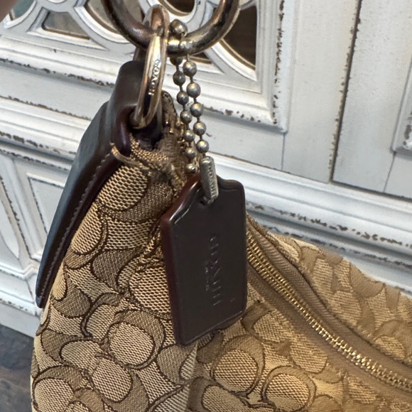 Coach Tan Signature Hobo Bag - Picture 8 of 10